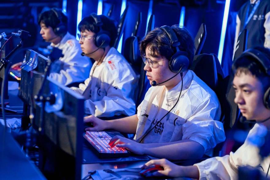 秋季跑步装备更新盘点：五类单品值得跑者重点关注